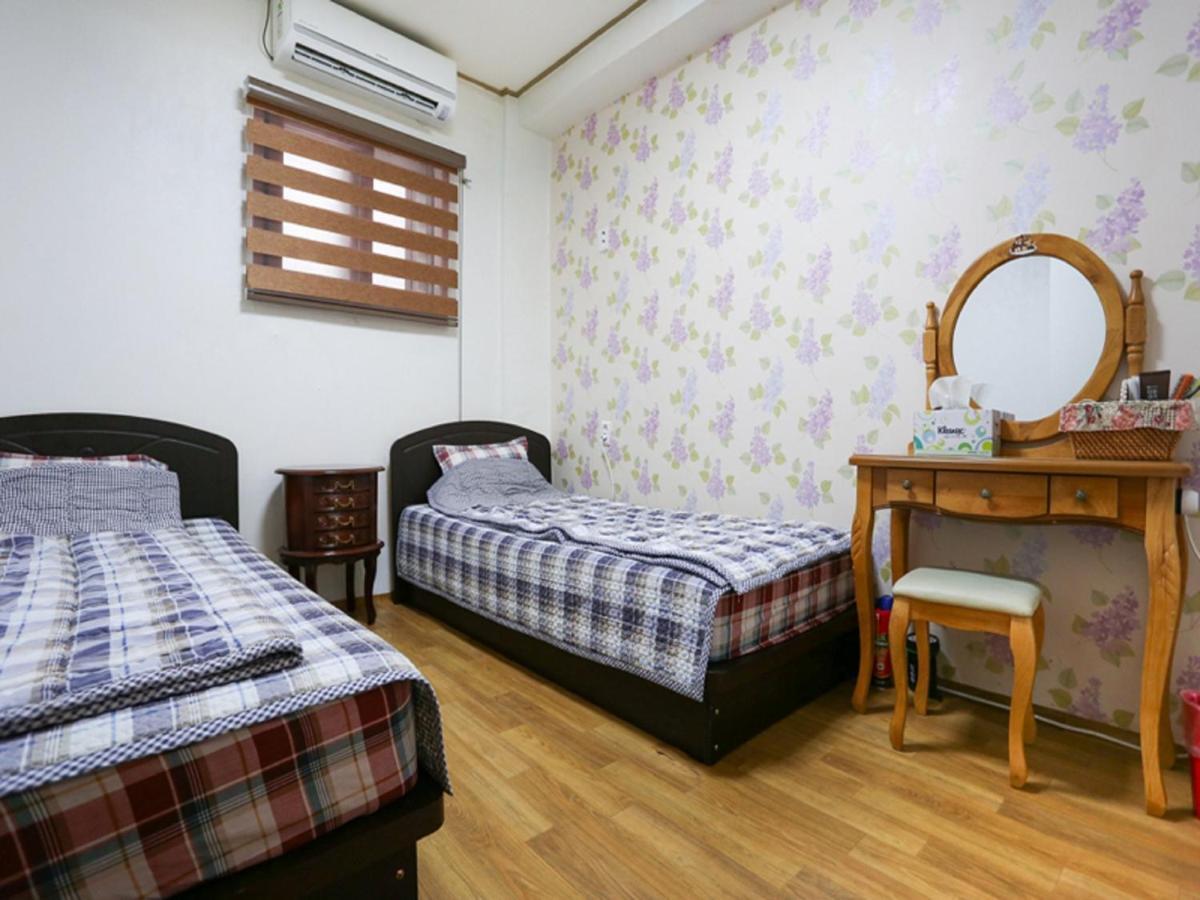 Funstay Inn Guesthouse Пусан Номер фото